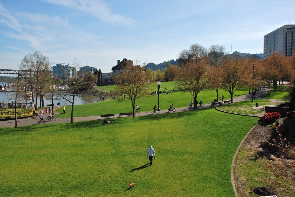 Tom McCall Waterfront Park along the Willamette River, Portland